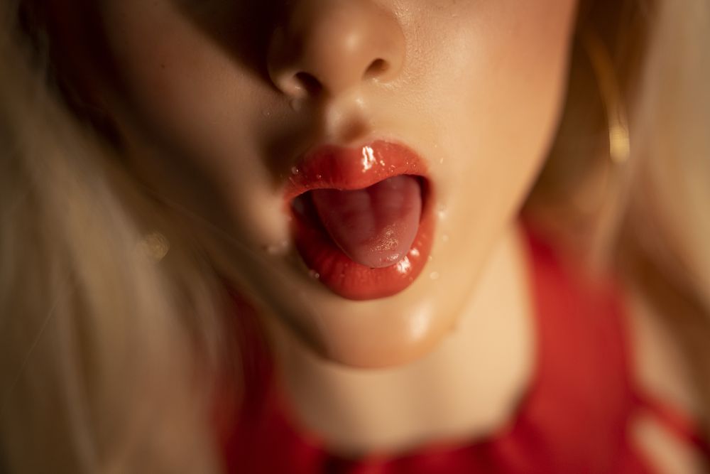 SY DOLL | 168cm（5.51‘）- Full Silicone - M Series Glamorous Confident Blonde Goddess Realistic Big Breasts Sex Doll - Valentina